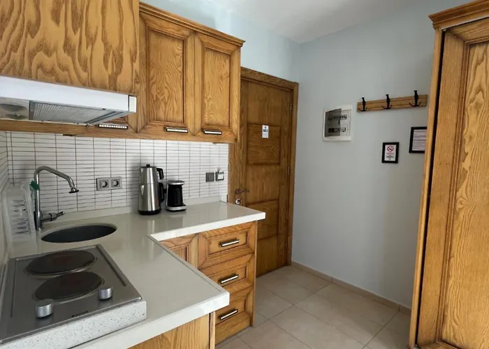 מלון דירות Veziroglu 4*